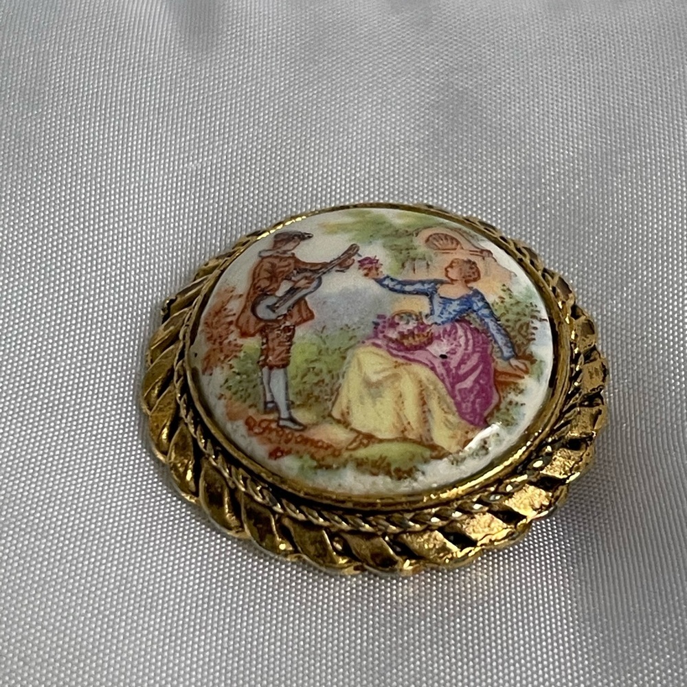 Vintage Fragonard Courting Couple Porcelain Cameo Brooch - Picture 2 of 7